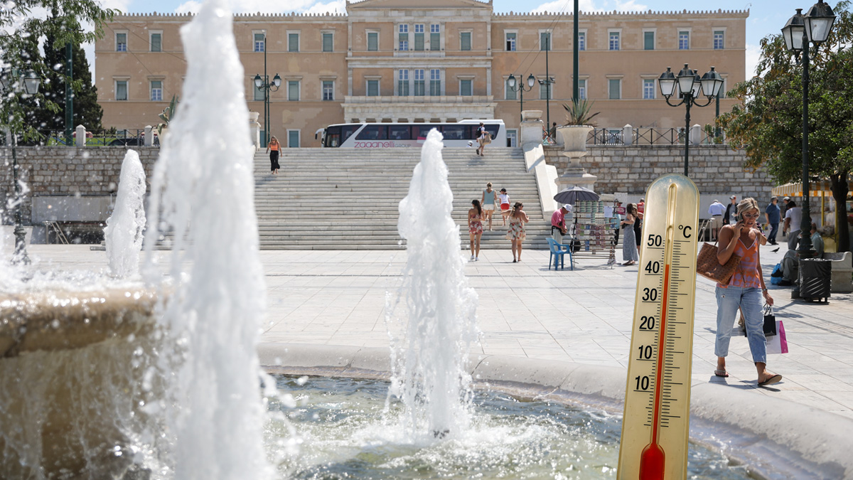 Καύσωνας διαρκείας «εισβάλλει» στη χώρα