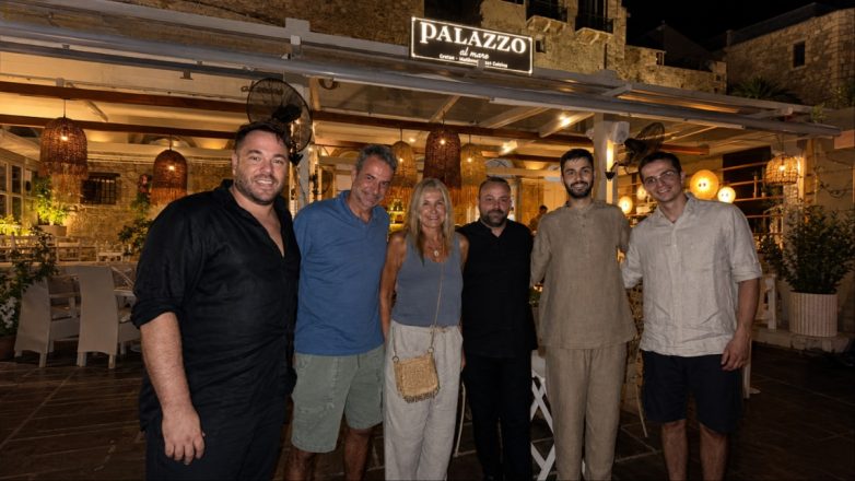 Κυριάκος Μητσοτάκης: Με τη Μαρέβα Γκραμπόφσκι και τον γιο τους σε γνωστό εστιατόριο στα Χανιά Κυριάκος Μητσοτάκης: Με τη Μαρέβα Γκραμπόφσκι και τον γιο τους σε γνωστό εστιατόριο στα Χανιά