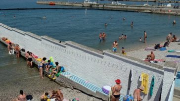 Η μοναδική παραλία στην Ευρώπη που άνδρες και γυναίκες κολυμπούν χωριστά