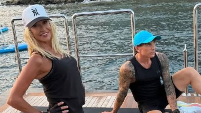 Άννα Βίσση: Γυμναστική σε σκάφος κατά τις διακοπές της Άννα Βίσση: Γυμναστική σε σκάφος κατά τις διακοπές της