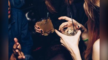 Ηράκλειο: Τρείς ανήλικοι στο νοσοκομείο μετά από κατανάλωση αλκοόλ