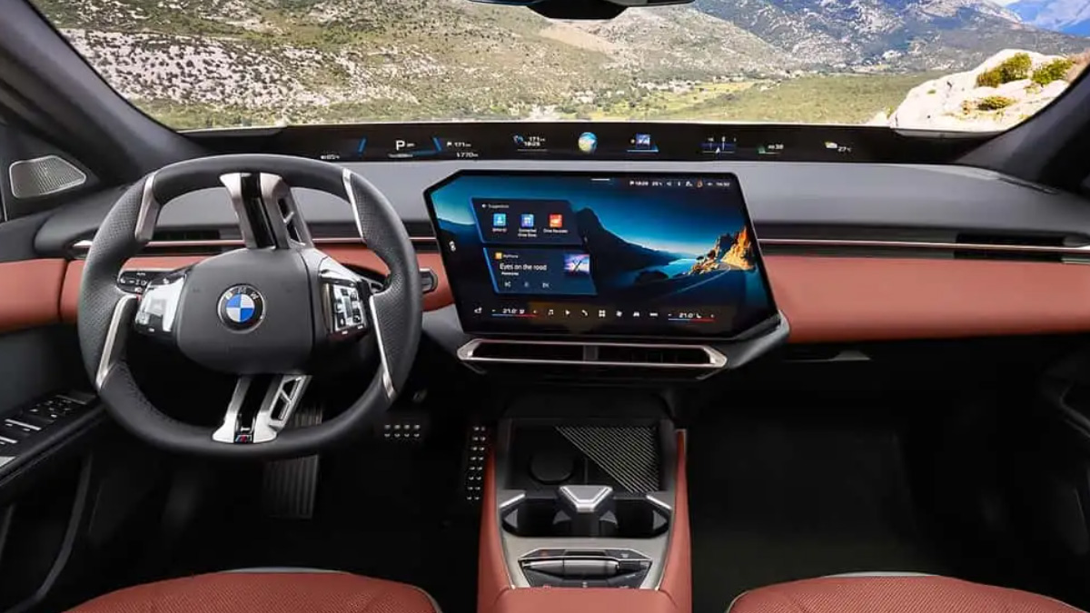 Η BMW «σκοτώνει» τα κουμπιά γιατί οι νέοι οδηγοί προτιμούν να μιλούν στο αυτοκίνητο