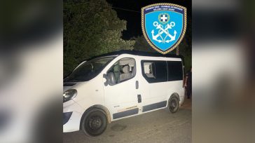 Εύβοια: Σύλληψη 27χρονου διακινητή στα Μεσοχώρια – Μετέφερε 17 μετανάστες με βαν ΑΜΚΕ