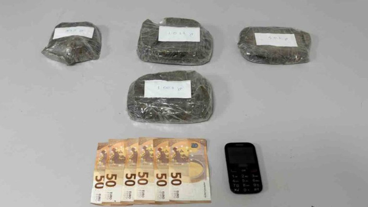 Θεσσαλονίκη: Κατασχέθηκαν πάνω από 3 κιλά ηρωίνης