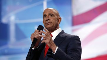 Πίσω στην Ουάσινγκτον για… «διαβουλεύσεις» ο Τομ Μπάρακ