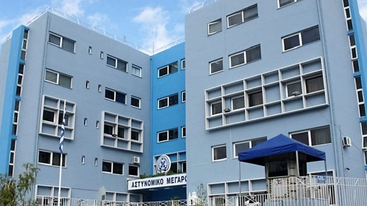 Χανιά: Έσκισε τη μπλούζα του και κρεμάστηκε μέσα στα κρατητήρια