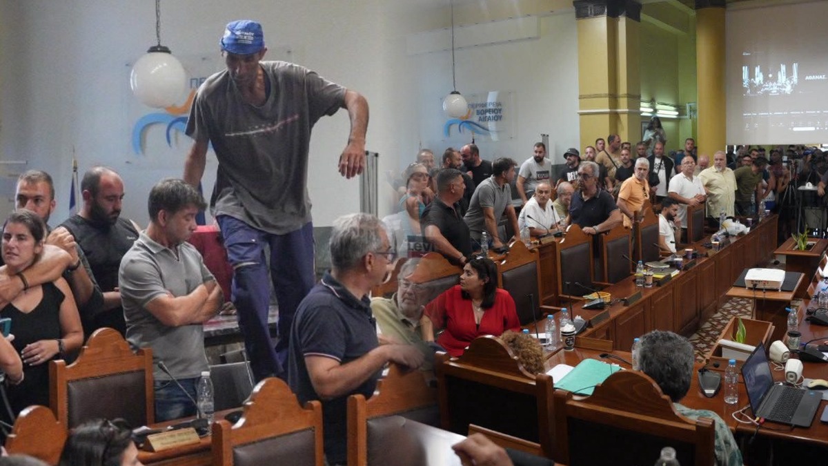 Λέσβος: Χάος στο Περιφερειακό Συμβούλιο που συνεδρίαζε για τον αφθώδη πυρετό
