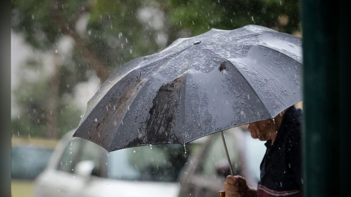 Καιρός: Σύντομο πέρασμα με μπόρες και καταιγίδες το βράδυ