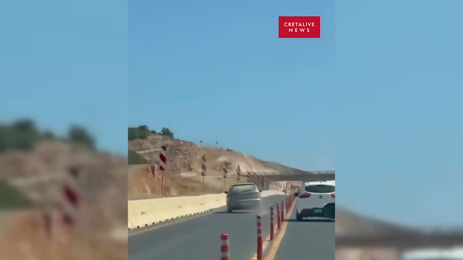 Κρήτη: Ασυνείδητος οδηγός ξηλώνει διαχωριστικά κολωνάκια για να κάνει προσπέραση