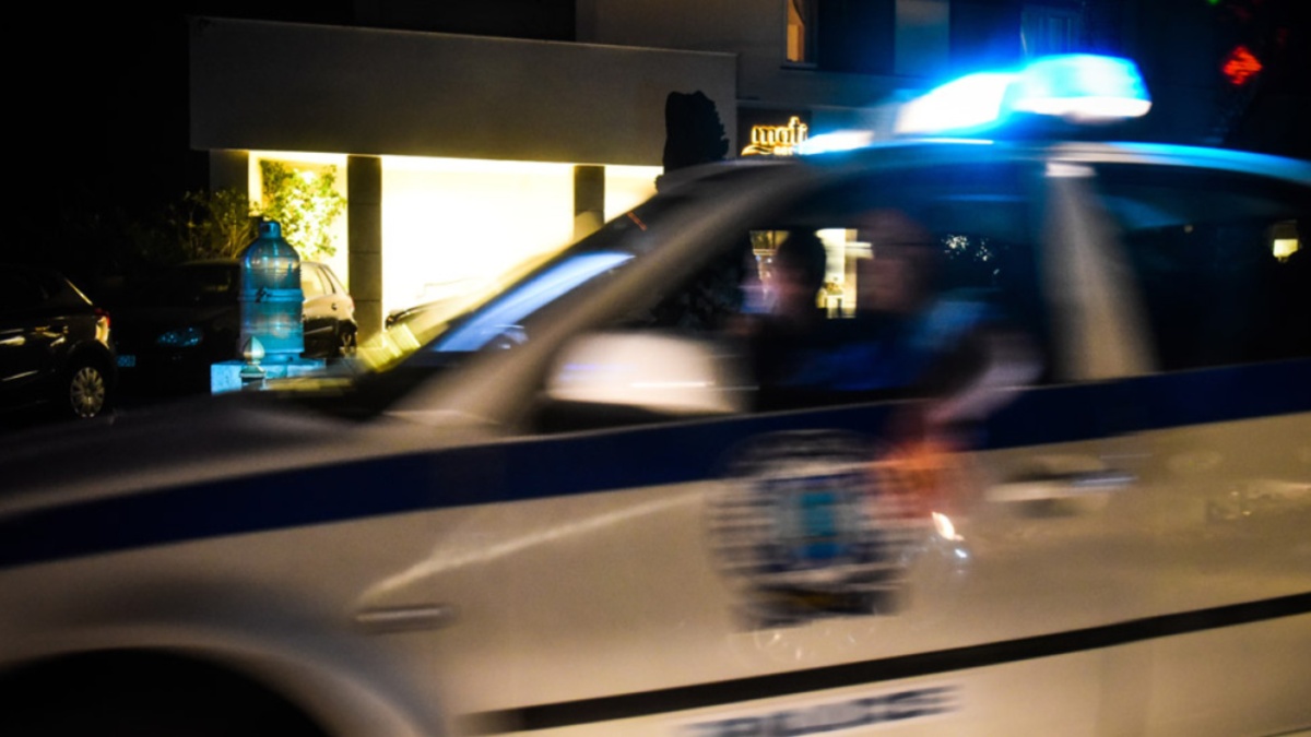 Πειραιάς: Άγρια επίθεση σε δύο αστυνομικούς Πειραιάς: Άγρια επίθεση σε δύο αστυνομικούς