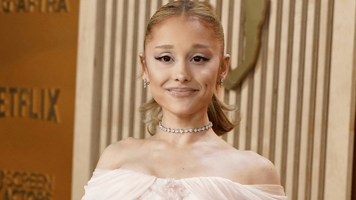 Ariana Grande: Ο τραυματισμός στο πόδι πριν τη συναυλία