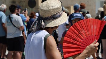 Πρώτη μέρα του φθινοπώρου με καλοκαιρινό σκηνικό