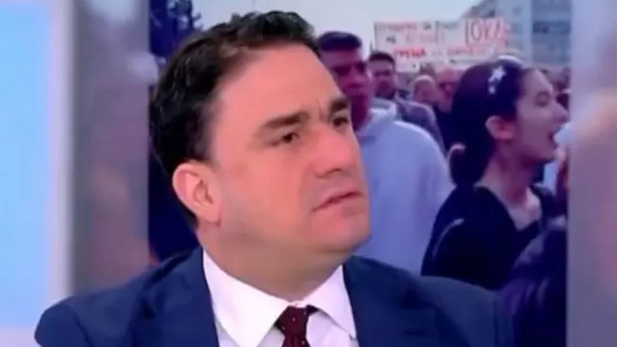 Κ. Τσουκαλάς (ΠΑΣΟΚ): «Εικονικές» οι μειώσεις τιμών της κυβέρνησης – «Ράλι» ανατιμήσεων έως 35% το καλοκαίρι