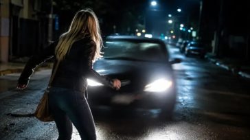 Ηράκλειο: Πήγε να πατήσει με το αυτοκίνητο την εν διαστάσει σύζυγό του