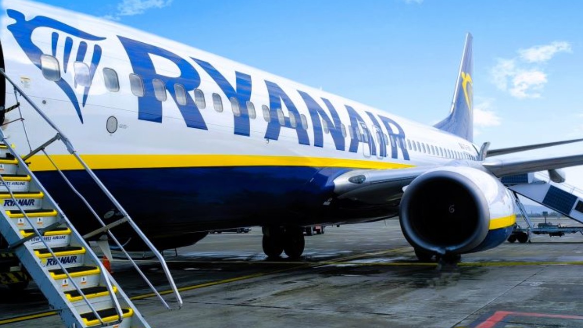 «Πυρά» Ryanair κατά ελληνικής κυβέρνησης και της Κομισιόν για τη νέα βλάβη στον έλεγχο εναέριας κυκλοφορίας