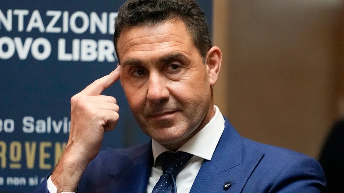 Ιταλία: Προκαταρκτική έρευνα της στρατιωτικής εισαγγελίας της Ρώμης σε βάρος του αρχηγού του ακροδεξιού κόμματος «Εθνικό Μέλλον» Ιταλία: Προκαταρκτική έρευνα της στρατιωτικής εισαγγελίας της Ρώμης σε βάρος του αρχηγού του ακροδεξιού κόμματος «Εθνικό Μέλλον»