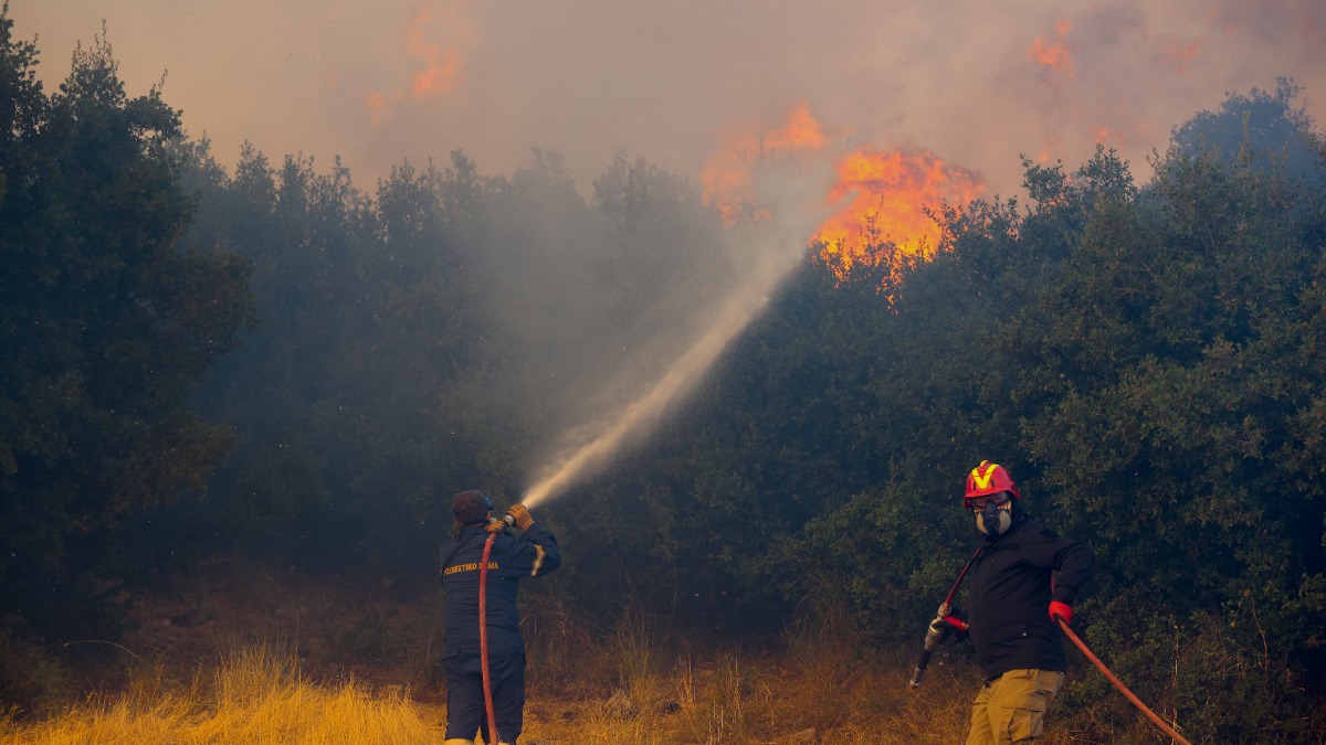 Πολύ υψηλός κίνδυνος πυρκαγιάς αύριο σε Αττική, Εύβοια και Κρήτη