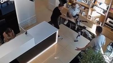 Ρωσία: Ρομπότ επιτέθηκε σε πελάτη καταστήματος που το έσπρωξε