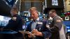 Πίεση στους δείκτες της Wall Street μετά τα νεότερα δεδομένα για την αγορά εργασίας των ΗΠΑ