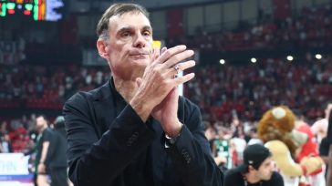 Μπαρτζώκας: «Με Βεζένκοφ και Μιλουτίνοφ στον τελικό»