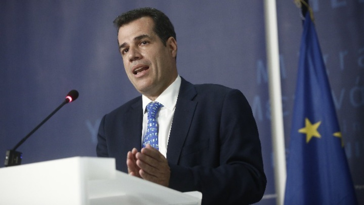 Πλεύρης από τη ΔΕΘ: « Δόγμα μας το φυλακή ή επιστροφή»