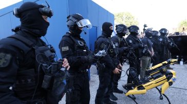 Εντυπωσιακή επίδειξη της ΕΛ.ΑΣ. στη ΔΕΘ: Ρομποτικός σκύλος και drones αφόπλισαν «ταμπουρωμένο» ληστή