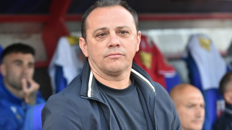 Κανείς δεν χαμογέλασε στην Ερμούπολη Κανείς δεν χαμογέλασε στην Ερμούπολη