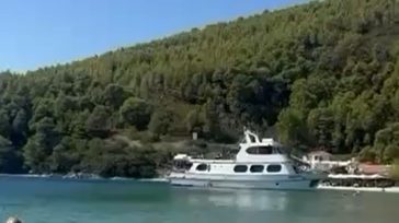 Σκόπελος: Καταγγελία για επικίνδυνη προσέγγιση σκάφους σε παραλία