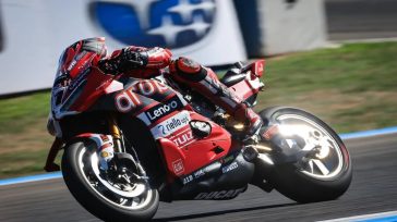 Ασταμάτητος ο Bulega στον αγώνα Superbikes του Magny-Cours