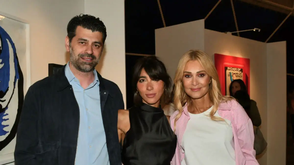 Η Νατάσα Θεοδωρίδου γιόρτασε τα γενέθλια του συντρόφου της με την κόρη της και καλούς φίλους