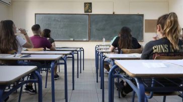 Οι μισοί μαθητές των ελληνικών σχολείων είναι αγράμματοι