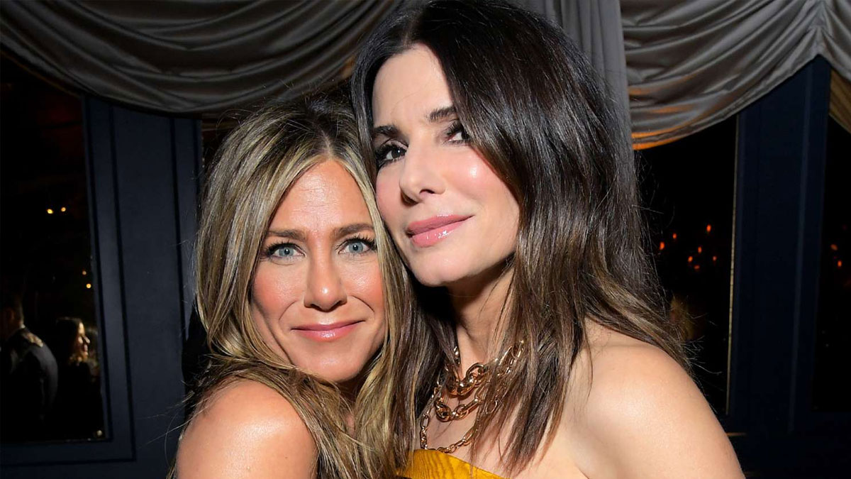 Sandra Bullock: «Έχασα τα μαλλιά μου δύο φορές από το στρες» – Η βοήθεια της Aniston