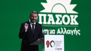 Ο Ανδρουλάκης υποσχέθηκε 13η σύνταξη και 13ο μισθό – «Tέρμα στην ατιμωρησία των υπουργών»