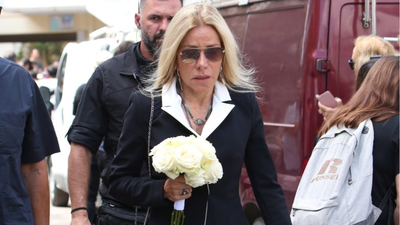 Συντετριμμένη η Μαριάννα Λάτση στο τελευταίο «αντίο» στον Γιώργο Μαζωνάκη – Τα λόγια που είπε Συντετριμμένη η Μαριάννα Λάτση στο τελευταίο «αντίο» στον Γιώργο Μαζωνάκη – Τα λόγια που είπε