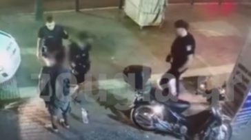 Πλατεία Καραϊσκάκη: Αστυνομικοί πιάνουν επ’ αυτοφώρω δύο άτομα να κλέβουν μηχνάκι
