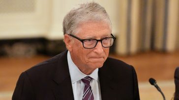 Καμπανάκι Μπιλ Γκέιτς: «Καμία κυβέρνηση δεν είναι έτοιμη για την τεχνητή νοημοσύνη»