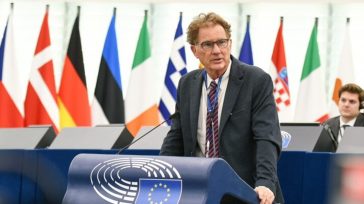 Cherchez la femme και η πικρή μικρή ιστορία του Νίκου Παπανδρέου