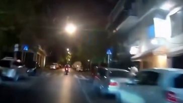 Χειροπέδες στον 20χρονο που κινούταν ανάποδα με ηλεκτρικό πατίνι και εμβόλισε μοτοσικλέτα