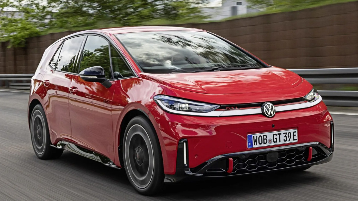 Το πιο δυνατό GTI στην ιστορία της VW είναι ηλεκτρικό – Και για πρώτη φορά πισωκίνητο