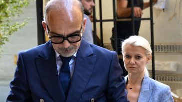 Οι πρώτες ώρες των δύο γιατρών πίσω από τα κάγκελα