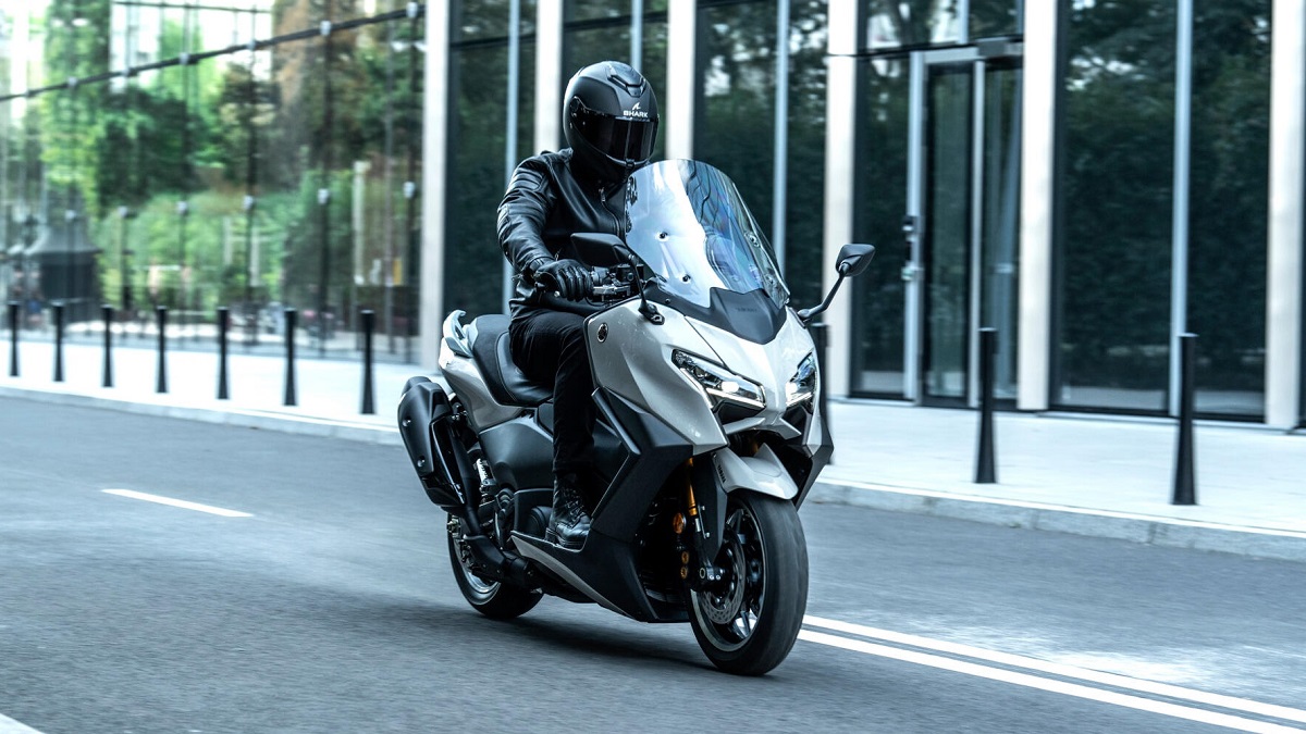 Το Yamaha TMAX Tech MAX με νέα μειωμένη τιμή