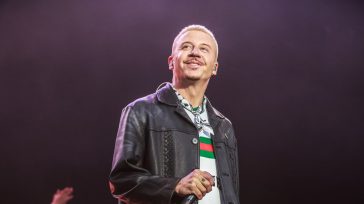 Macklemore: Δωρίζει 1 εκατ. δολάρια στη Γάζα από την περιοδεία με τον Ed Sheeran