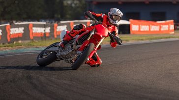Ducati Desmo450 SM: η πρώτη αγωνιστική Supermoto από το Borgo Panigale
