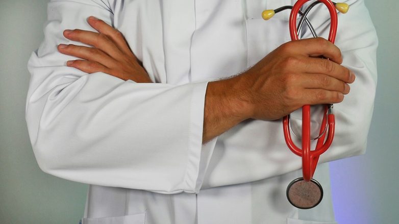 Γιατρός στη Λέσβο έκανε ενδοσκοπήσεις χωρίς να κατέχει την απαιτούμενη ειδικότητα Γιατρός στη Λέσβο έκανε ενδοσκοπήσεις χωρίς να κατέχει την απαιτούμενη ειδικότητα