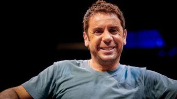 «Μου πέταξε έναν φάκελο με ένα εκατομμύριο»: Το απρόσμενο δώρο του Μαζωνάκη στον Γιώργο Παυριανό