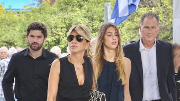 Αλεξία Κληρονόμου-Νίκος Παπανδρέου: Στην κηδεία της Μαργαρίτας Παπανδρέου με τα δύο τους παιδιά