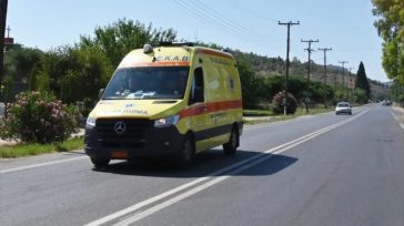 Πατέρας 15χρονου στη Λάρισα: «Μου είπαν, δεν κάνει να μετακινήσετε το παιδί και τώρα το έχω ντυμένο γαμπρό»