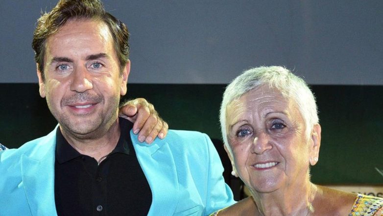 Γιώργος Μαζωνάκης: Η πρώτη δήλωση της μητέρας του μετά τον θάνατό του Γιώργος Μαζωνάκης: Η πρώτη δήλωση της μητέρας του μετά τον θάνατό του
