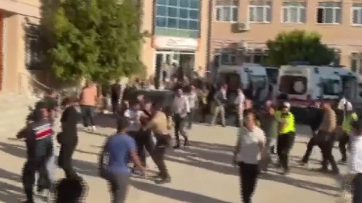Ένοπλη επίθεση σε σχολείο στη Τουρκία Ένοπλη επίθεση σε σχολείο στη Τουρκία