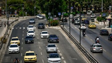 Λεωφορείο συγκρούστηκε με φορτηγό στον Άλιμο